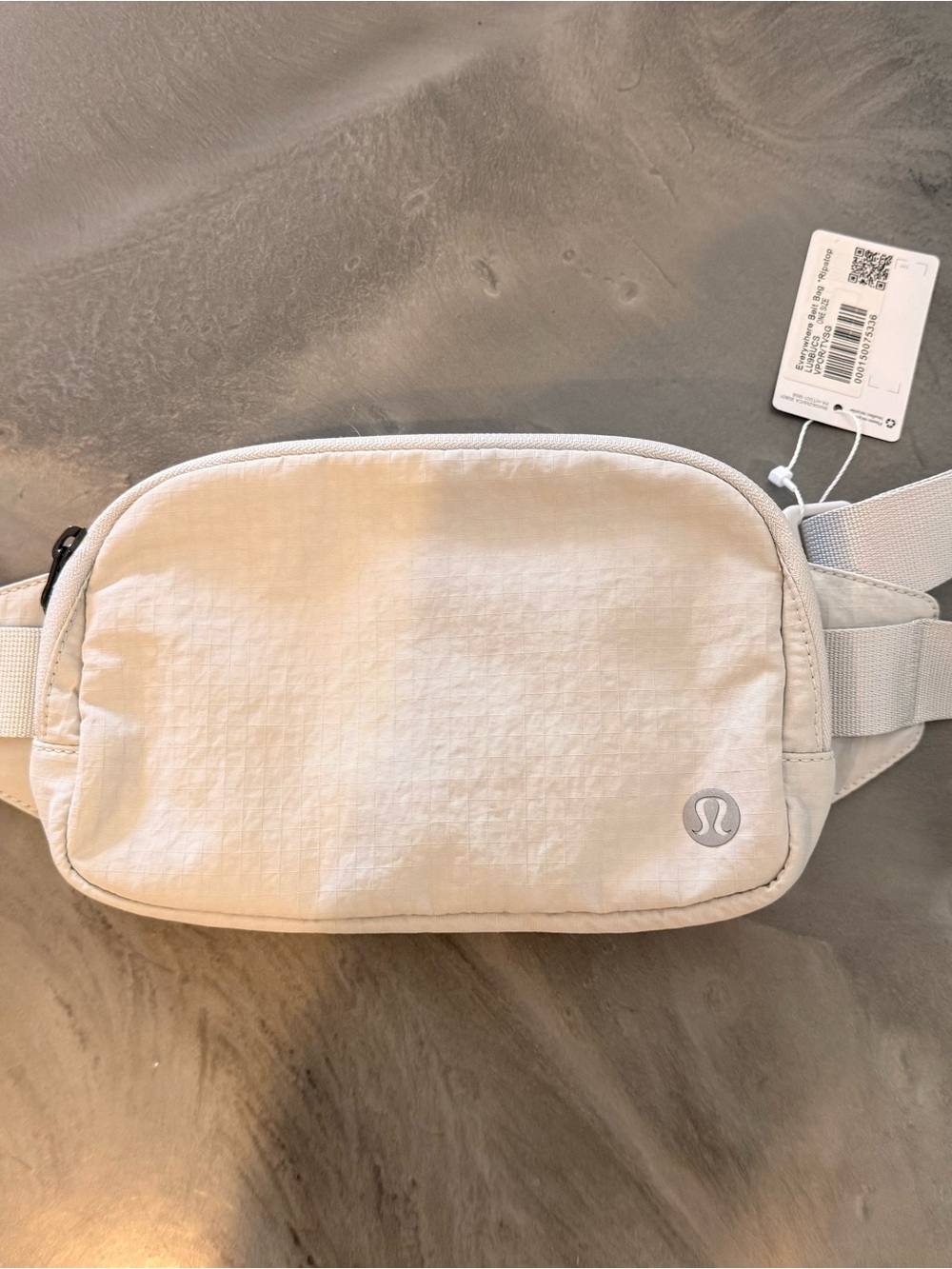 NWT Lululemon athletica light Gray Everywhere Belt Bag Ripstop